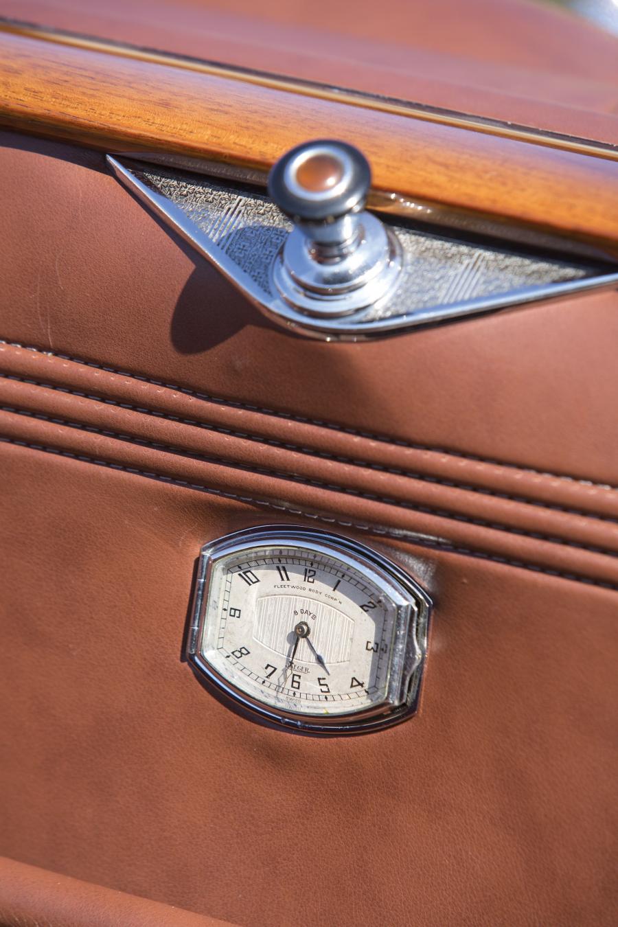  Cadillac V16 Convertible Sedan by Fleetwood 1934 года  (фото 10 из 18)